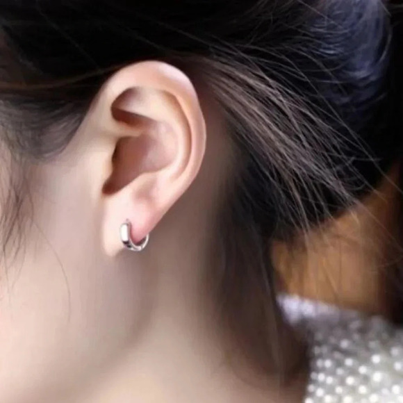 925 Sterling Silver Huggie Hoop Earrings - Picture 6 of 6